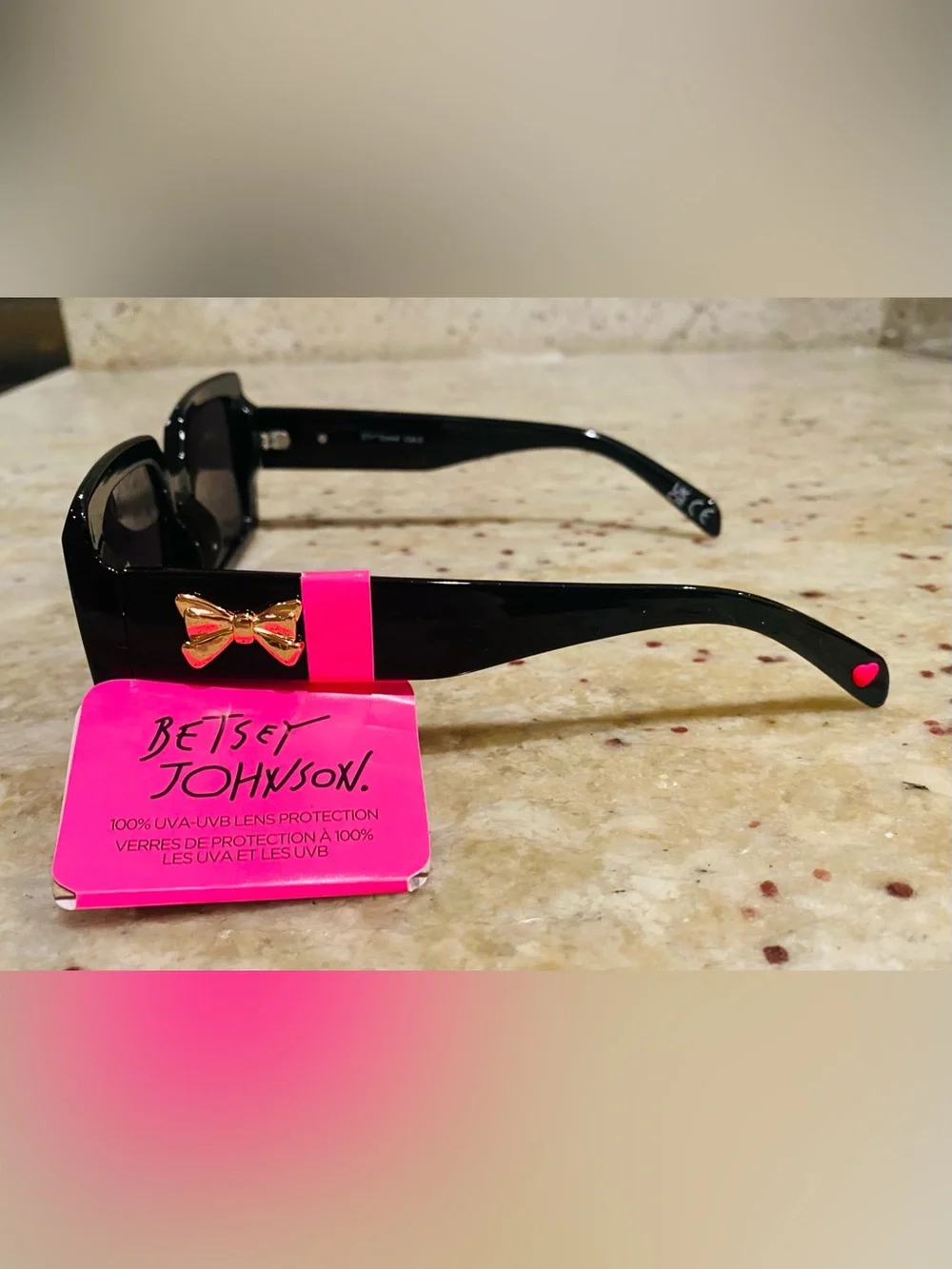 🕶️💗 Betsey Johnson Black Square Sunglasses - NWT